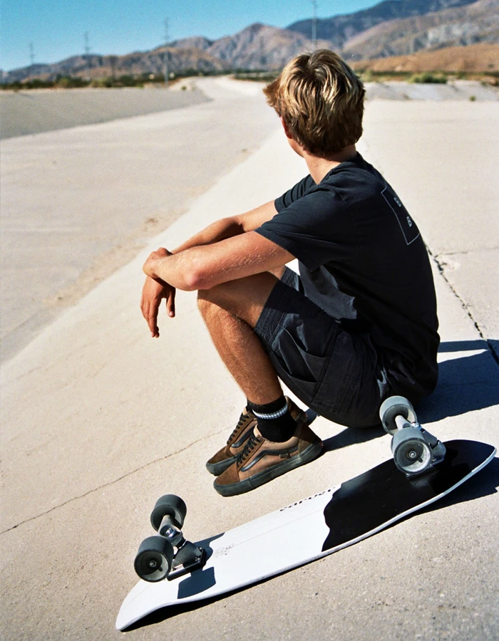 Carver™ CARVER BLACK TIP 32,5'' SURFSKATE 2023 6 Carver™ CARVER BLACK TIP 32,5'' SURFSKATE 2023 - Image 4