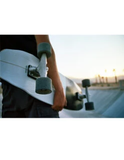 Carver™ CARVER BLACK TIP 32,5'' SURFSKATE 2023 11 Carver™ CARVER BLACK TIP 32,5'' SURFSKATE 2023 -Surf Shop carver black tip 32 5 cx surfskate completo 2